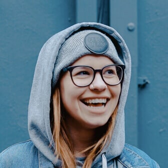 O Nama Female 4